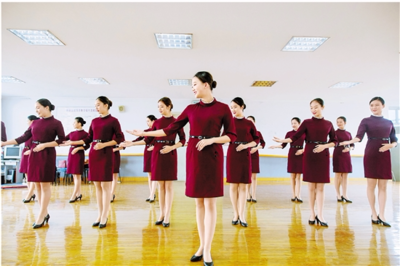 浙江育英空乘學(xué)子閃耀烏鎮(zhèn)峰會(huì) 30名志愿者助力會(huì)議與展覽服務(wù)