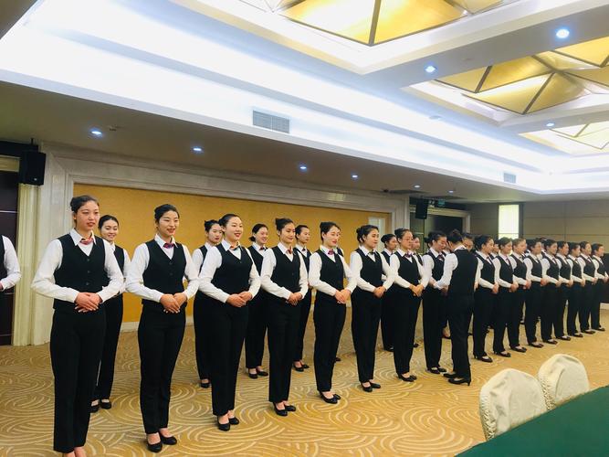 寬溝第三天 基礎(chǔ)服務(wù)禮儀培訓(xùn)會(huì)議及展覽服務(wù)